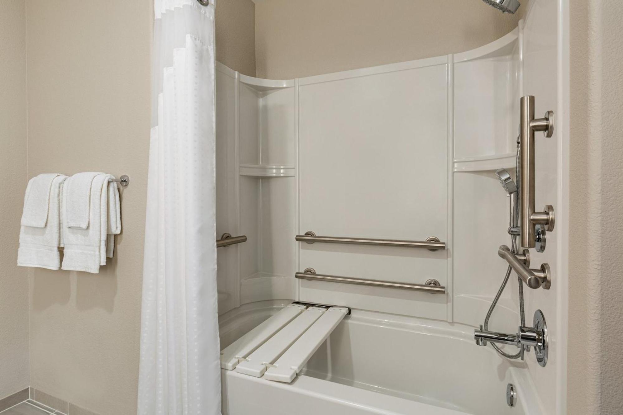 Holiday Inn Express & Suites Hayward - Castro Valley By Ihg Zewnętrze zdjęcie